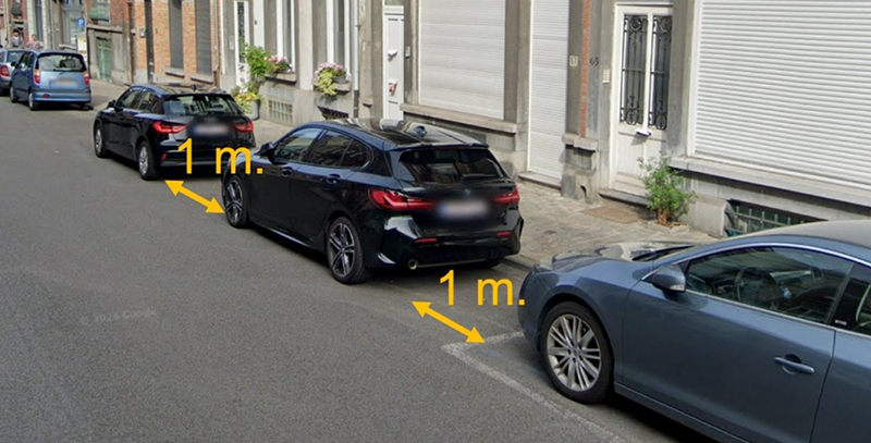 Niet parkeren binnen een meter van een auto